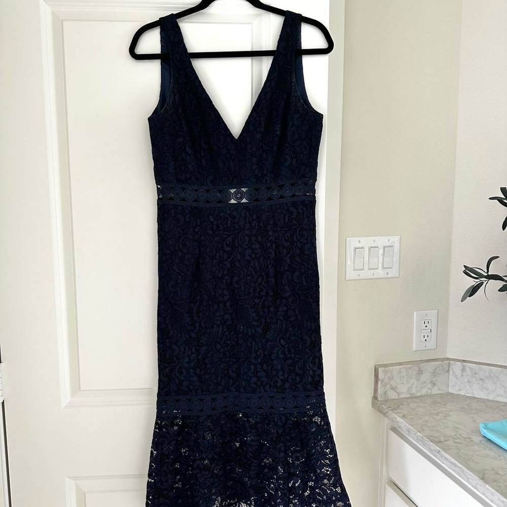 Elegant Navy Lace Midi Dress